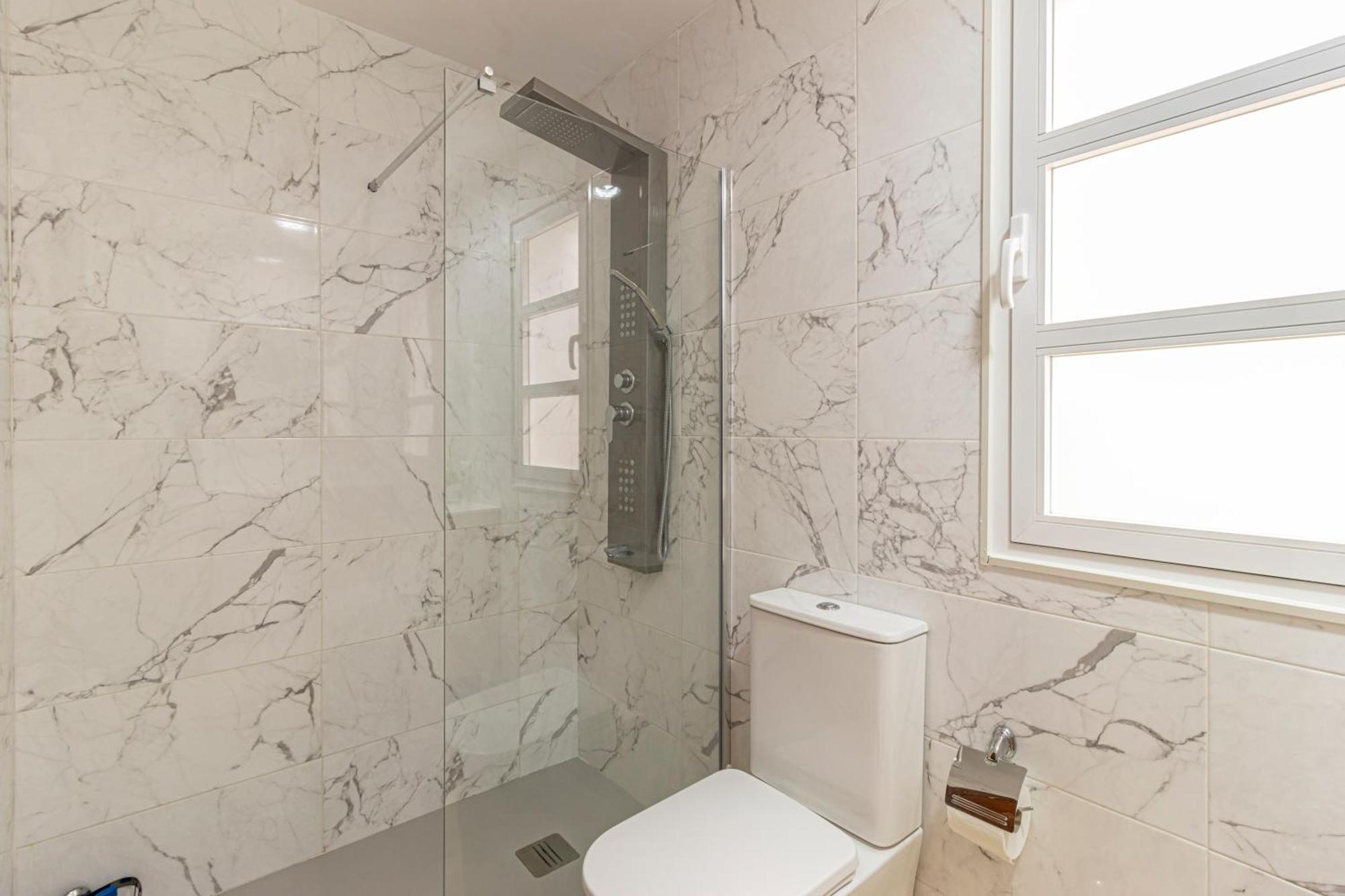 G&H Apartments - Loft En El Centro De Jerez เฮเรซ เด ลาฟรอนเตรา ภายนอก รูปภาพ